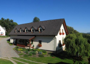 Selský dvůr 2, Police Nad Metují